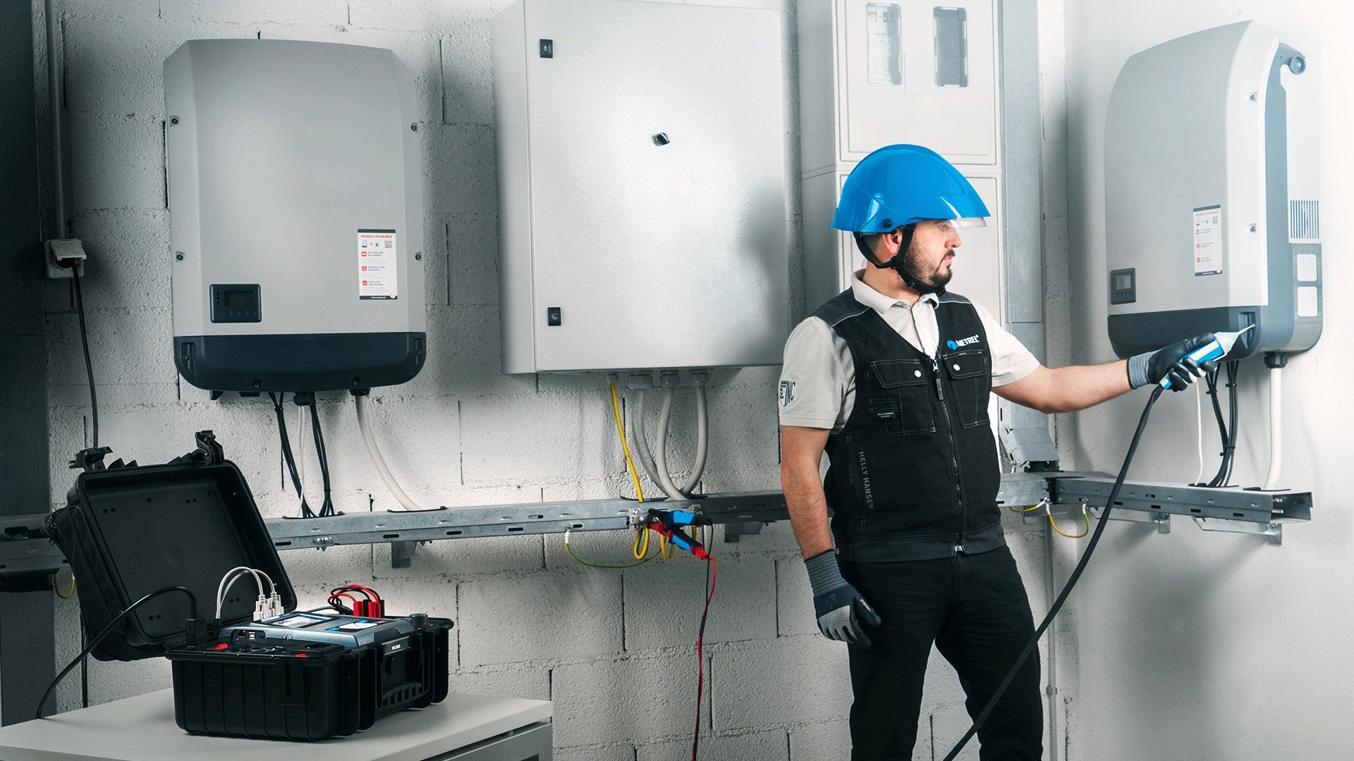 Metrel MI 3325 MultiServicerXD - CH / Schaltanlagen- und Maschinentester mit 25A Schutzleiterprüfung - VolTech GmbH