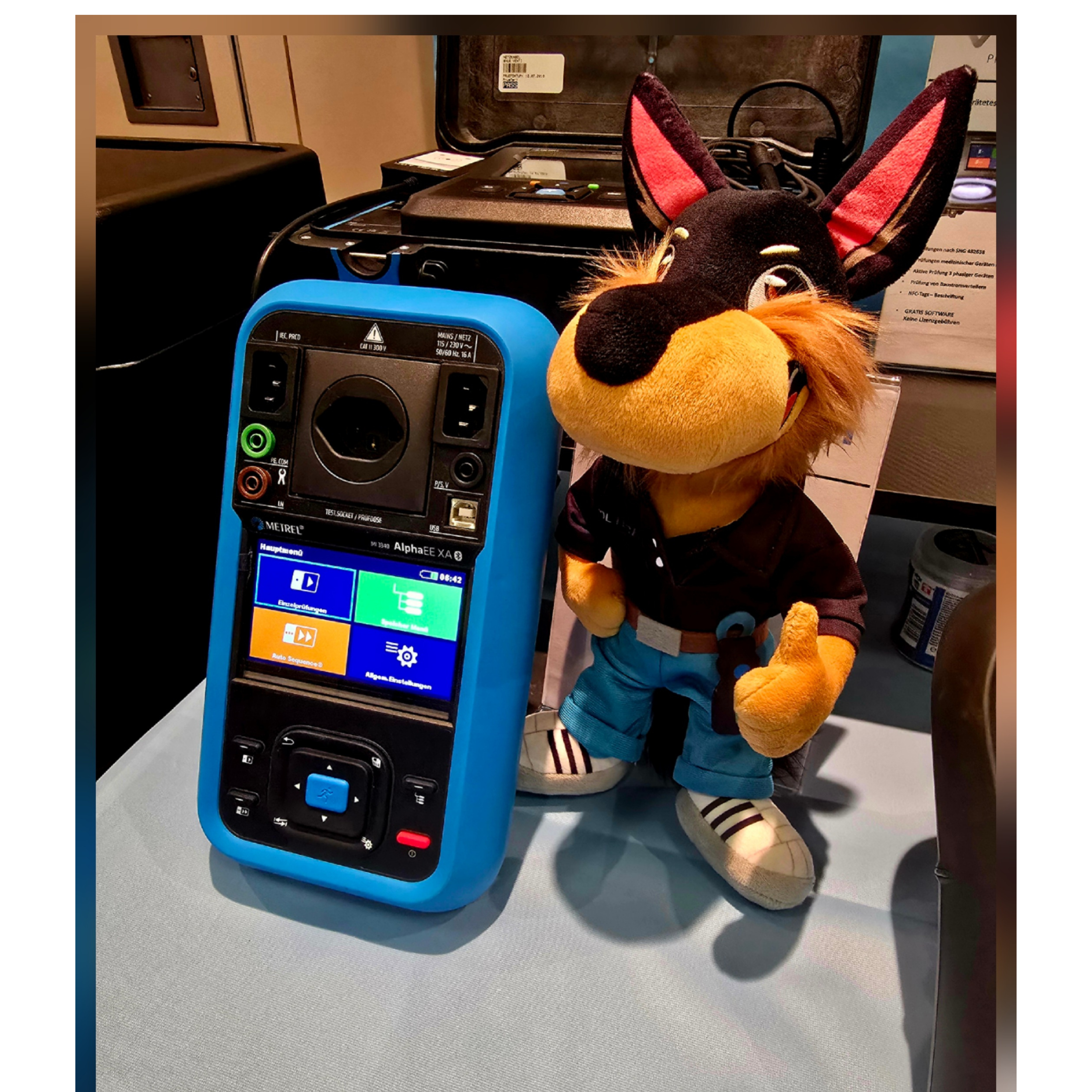 VOLTI – Das VOLTECH Maskottchen als Plüschfigur - VolTech GmbH