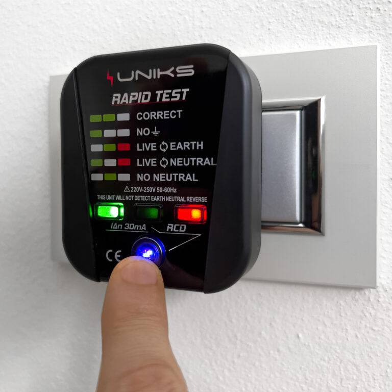 Uniks RAPID TEST / Prüfgerät für Steckdosenpolarität und Fehlerstromschutz - VolTech GmbH